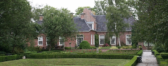 De Borg Welgelegen Sappemeer - Het Tuinpad Op / In Nachbars Garten