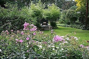 Tuin van de Tijd, Gekleurd Grijs Drenthe/Groningen - Het Tuinpad Op / In Nachbars Garten