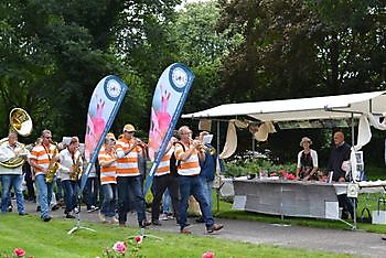 Groenmarkt in Winschoten - Het Tuinpad Op / In Nachbars Garten