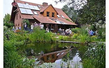  - Het Tuinpad Op / In Nachbars Garten