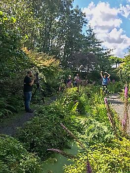  - Het Tuinpad Op / In Nachbars Garten