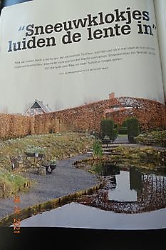 Tuinfleur in Buitenleven - Het Tuinpad Op / In Nachbars Garten