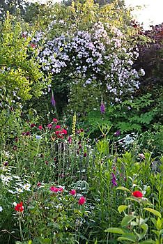 Der Natur nah im Landidyll - Het Tuinpad Op / In Nachbars Garten