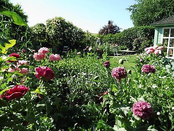 Gartenrundgang hinterm Deich - Het Tuinpad Op / In Nachbars Garten