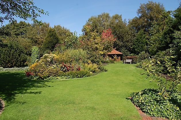 Reiners Ganderkesee-Schierbrok - Het Tuinpad Op / In Nachbars Garten