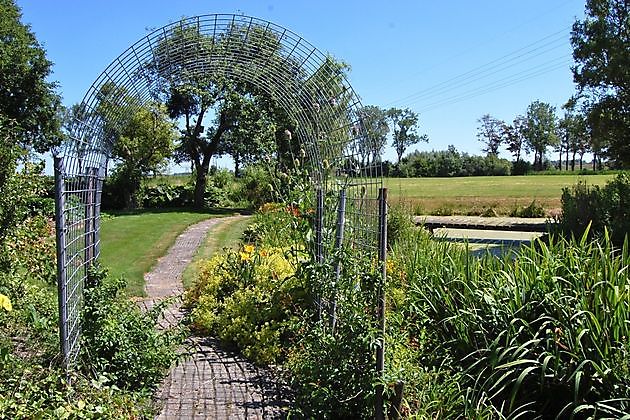 Tuinen van Grootklooster Groningen - Het Tuinpad Op / In Nachbars Garten