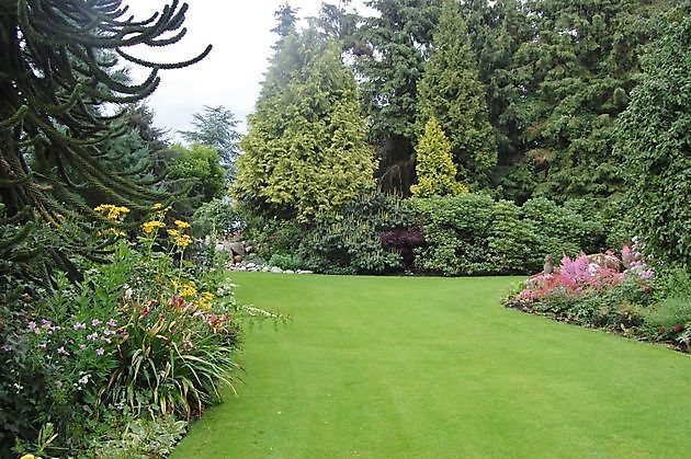  - Het Tuinpad Op / In Nachbars Garten