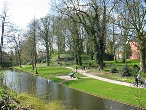 Schlossgarten Jever Jever - Het Tuinpad Op / In Nachbars Garten