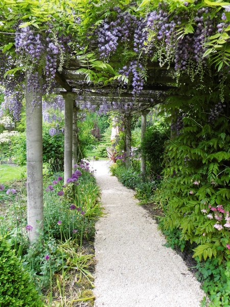  - Het Tuinpad Op / In Nachbars Garten