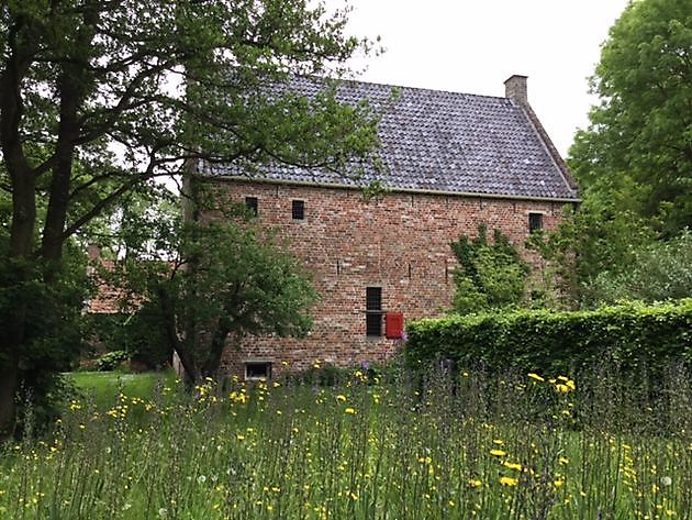  - Het Tuinpad Op / In Nachbars Garten