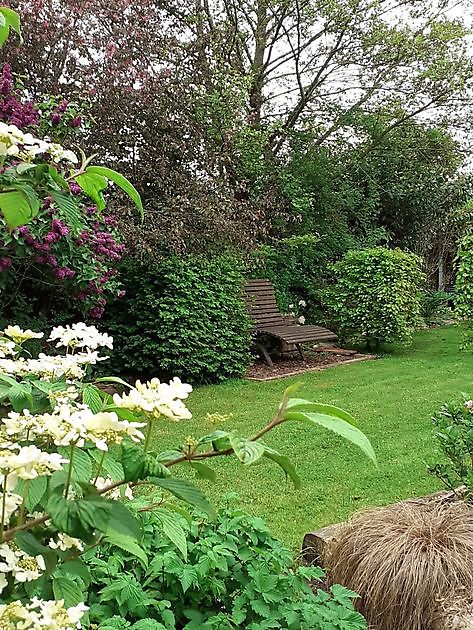  - Het Tuinpad Op / In Nachbars Garten