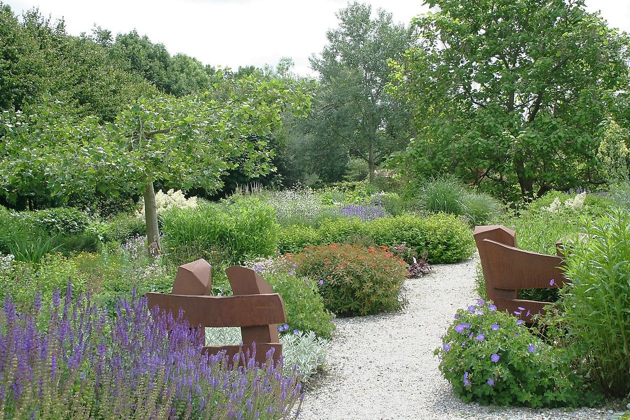 Tuingoed Foltz - Het Tuinpad Op / In Nachbars Garten