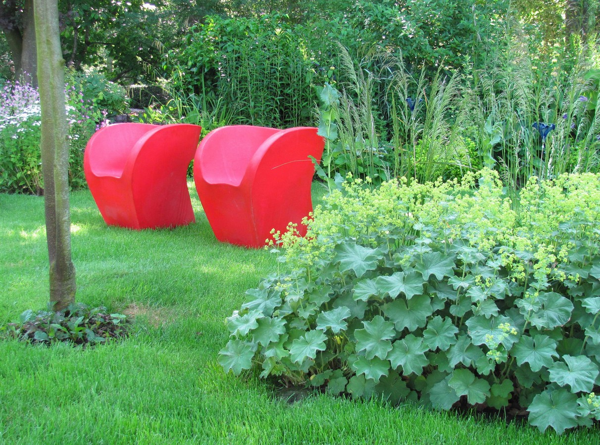 De Witte Wolk - Het Tuinpad Op / In Nachbars Garten