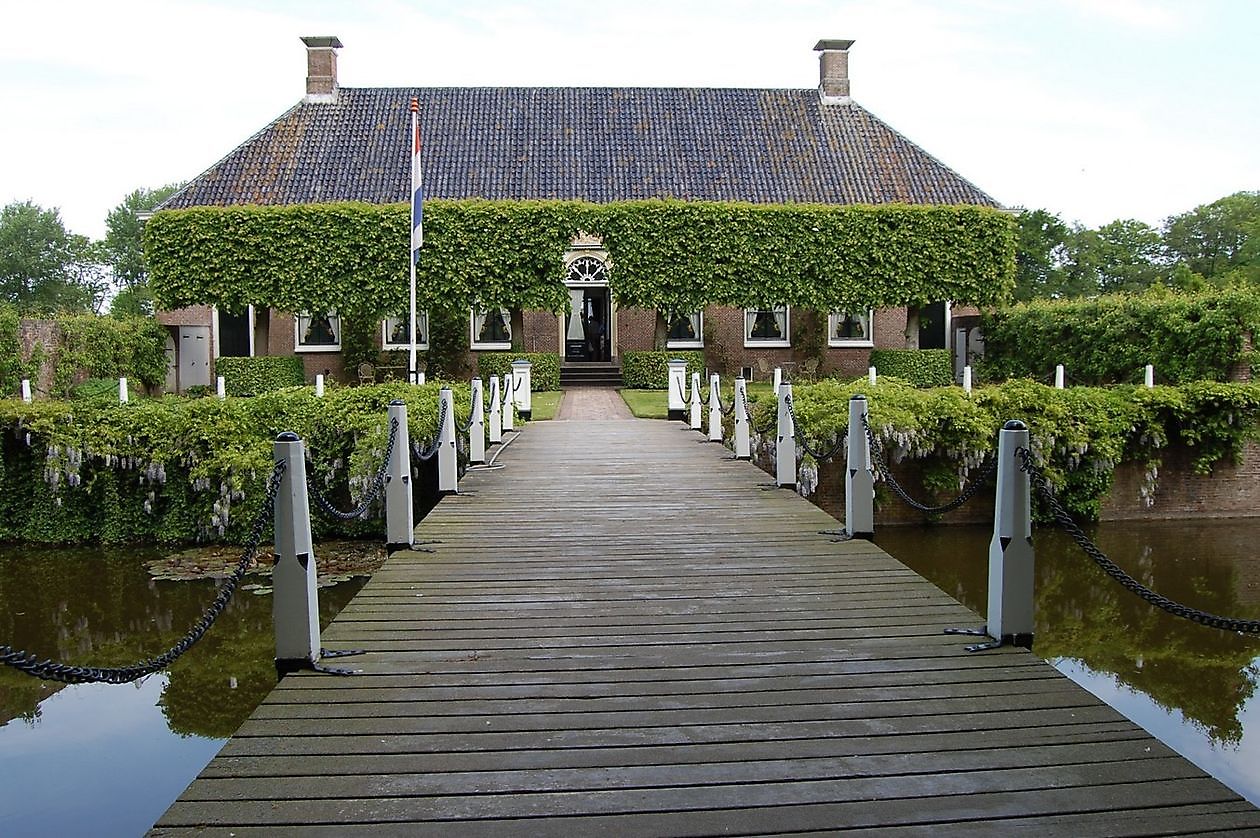 Borg Verhildersum - Het Tuinpad Op / In Nachbars Garten