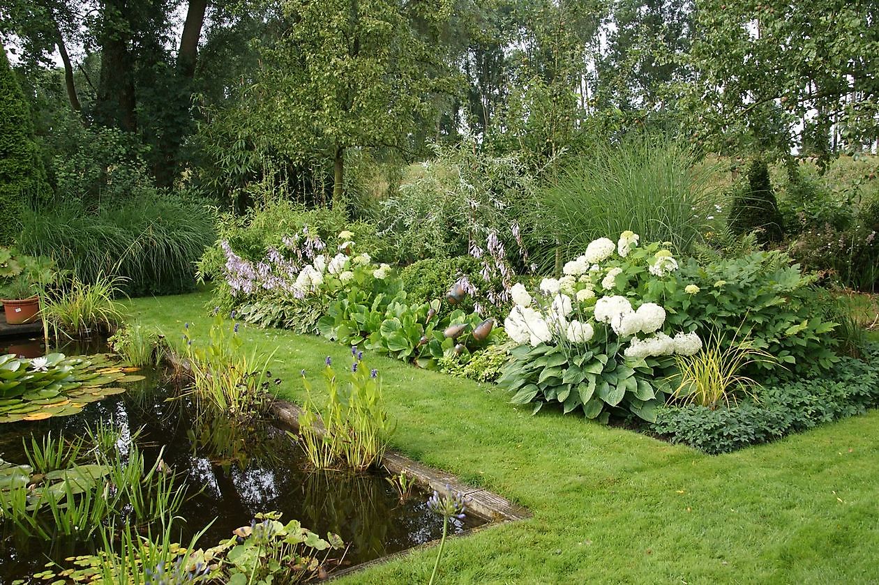 De Eexterhof - Het Tuinpad Op / In Nachbars Garten