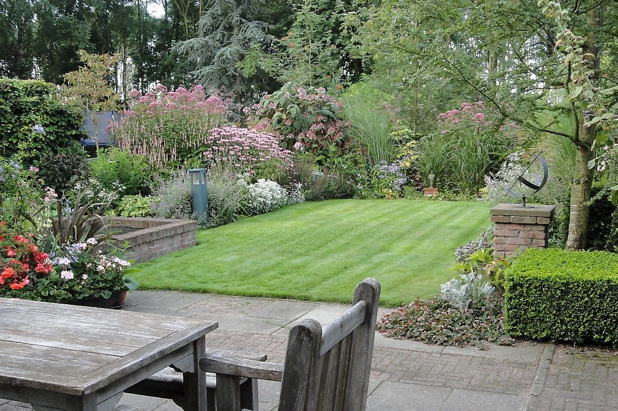 De Eexterhof - Het Tuinpad Op / In Nachbars Garten