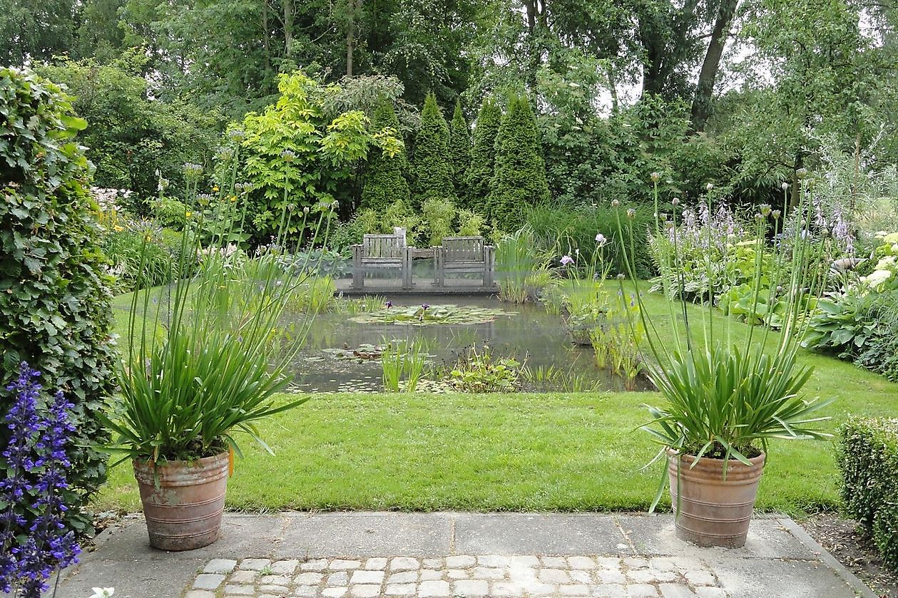 De Eexterhof - Het Tuinpad Op / In Nachbars Garten