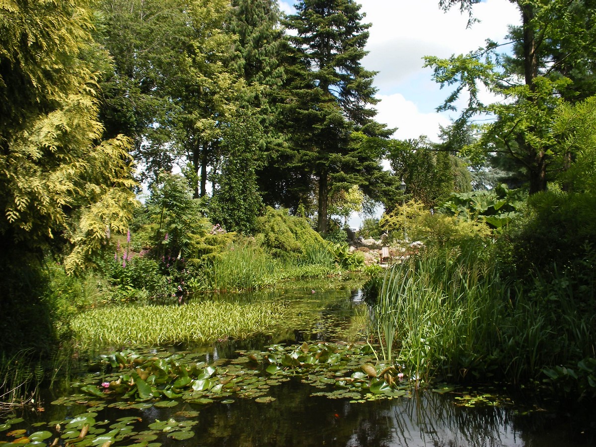 The Stonefarm - Het Tuinpad Op / In Nachbars Garten