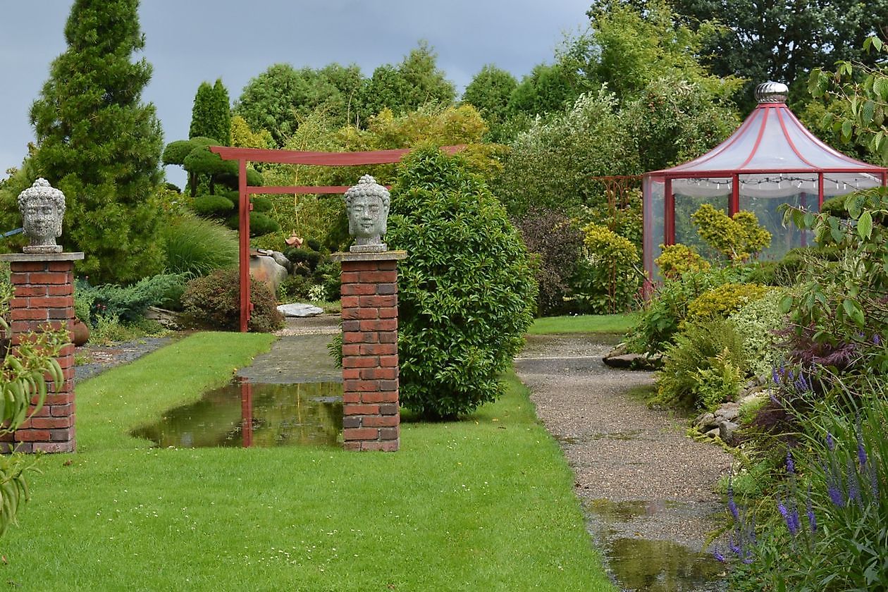 Landhof Tausendschön - Het Tuinpad Op / In Nachbars Garten