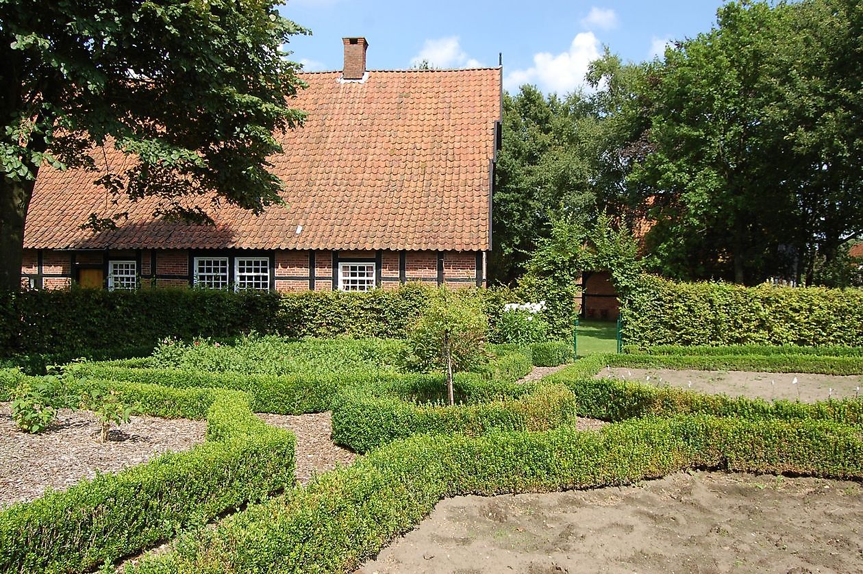 Kruidentuin Heimatverein Kirchspiel Emsburen e.V. - Het Tuinpad Op / In Nachbars Garten