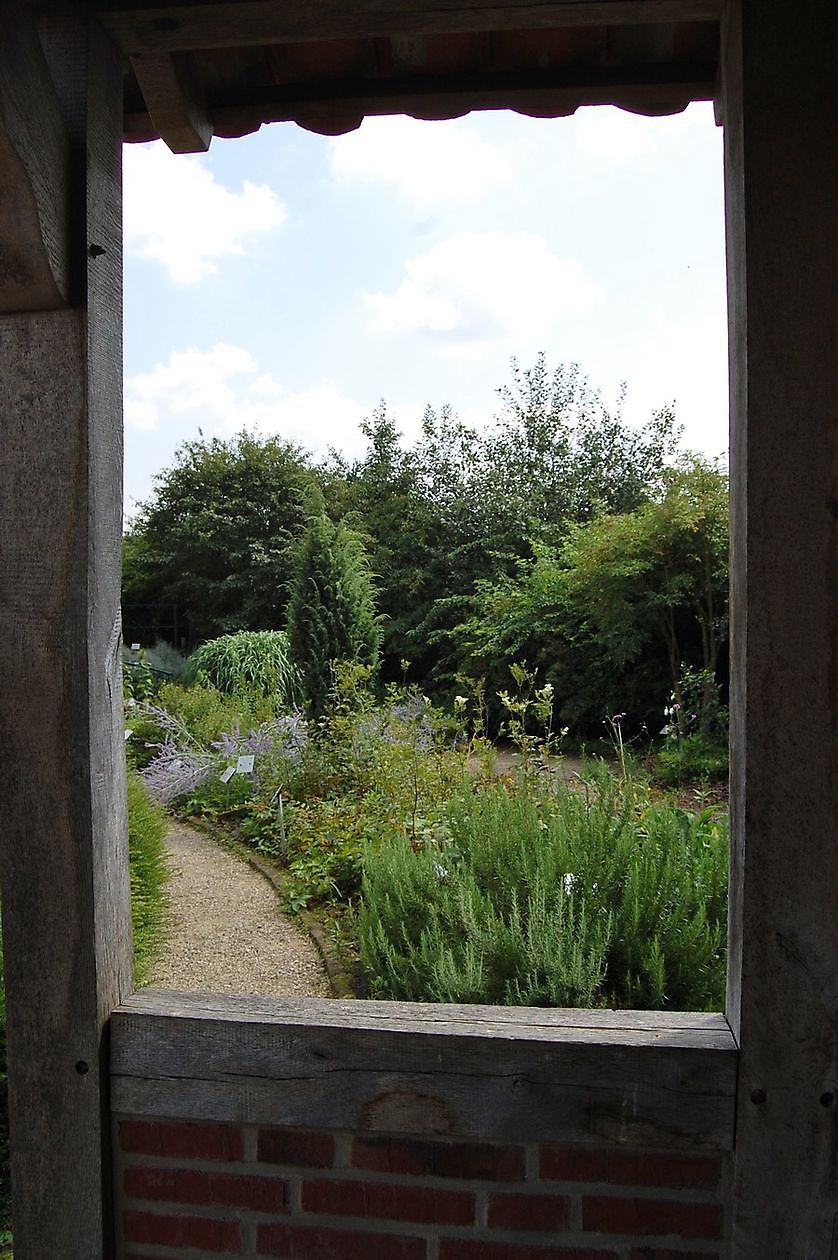 Kruidentuin Heimatverein Kirchspiel Emsburen e.V. - Het Tuinpad Op / In Nachbars Garten