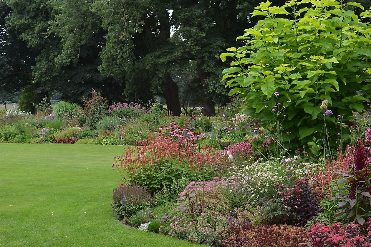 Vechtetaltuin - Het Tuinpad Op / In Nachbars Garten