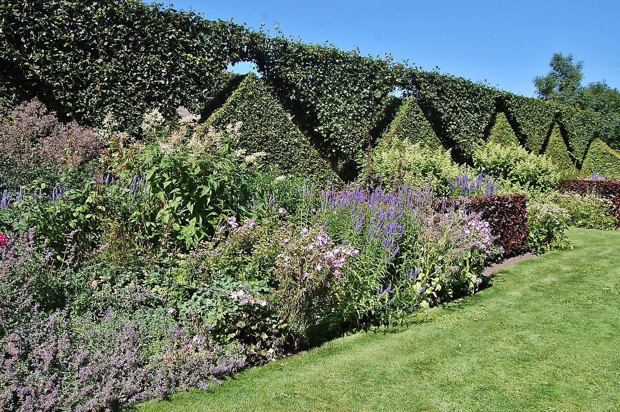 Tuin Annie-Evie Beukema & Wim Pastoor - Het Tuinpad Op / In Nachbars Garten