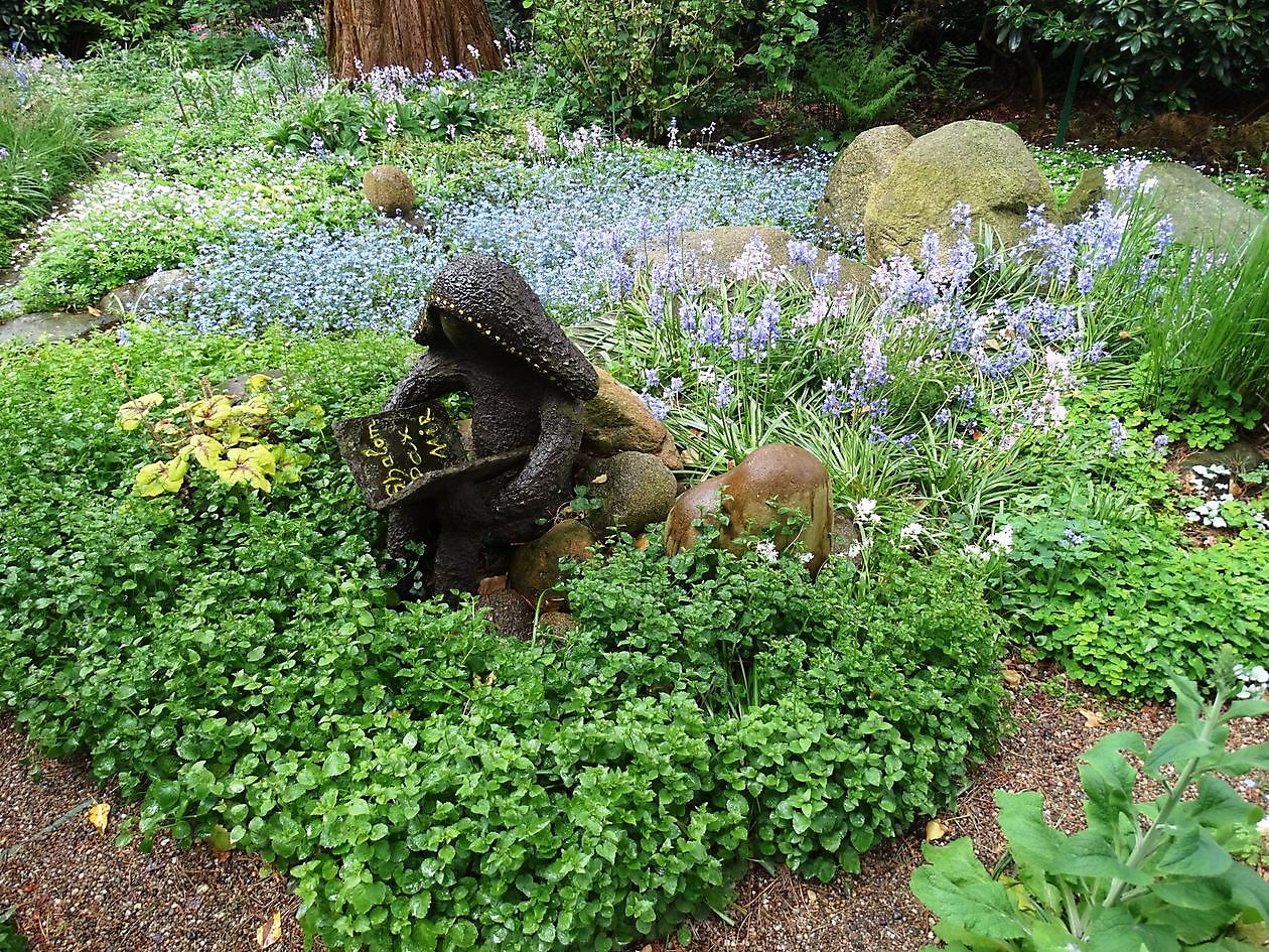 Johannes Wiemker - Het Tuinpad Op / In Nachbars Garten