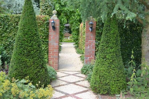 Brigitte und Klaus Knospe - Het Tuinpad Op / In Nachbars Garten