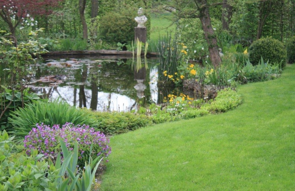 Jetske’s Tuin - Het Tuinpad Op / In Nachbars Garten