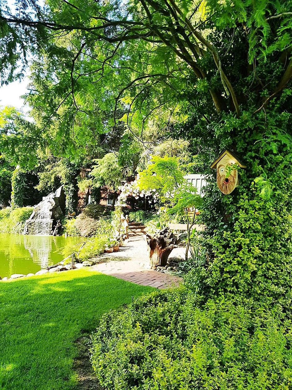 Tuin van Johannes & Anne Rolfes - Het Tuinpad Op / In Nachbars Garten