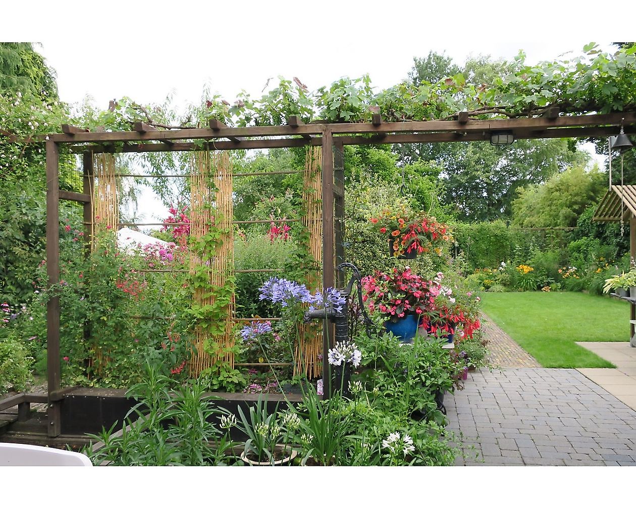 De Groene Weelde - Het Tuinpad Op / In Nachbars Garten