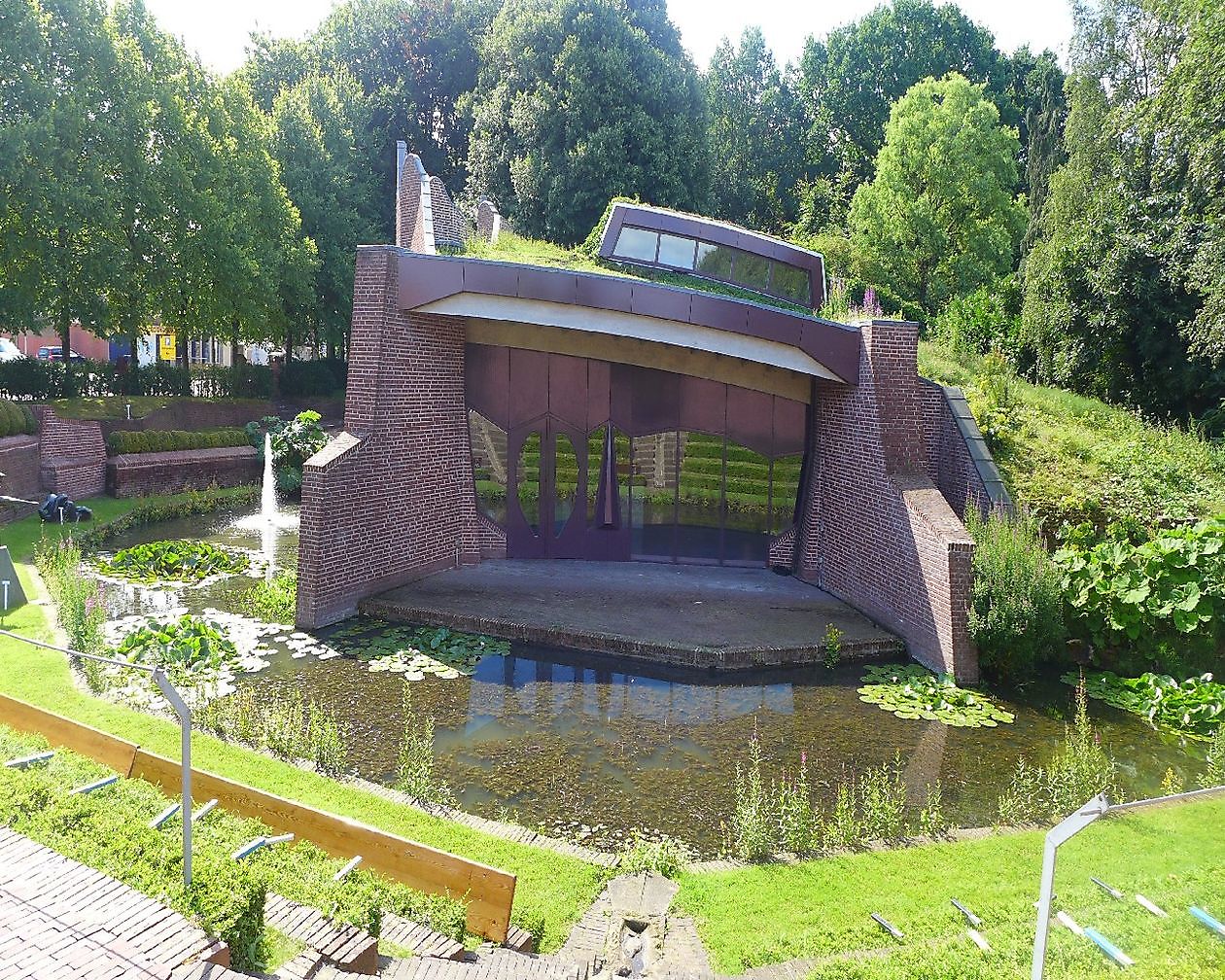 Museum De Buitenplaats - Het Tuinpad Op / In Nachbars Garten