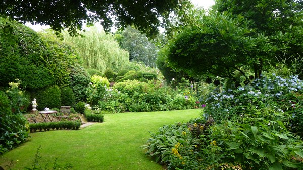 Spetzer Tuun - Het Tuinpad Op / In Nachbars Garten