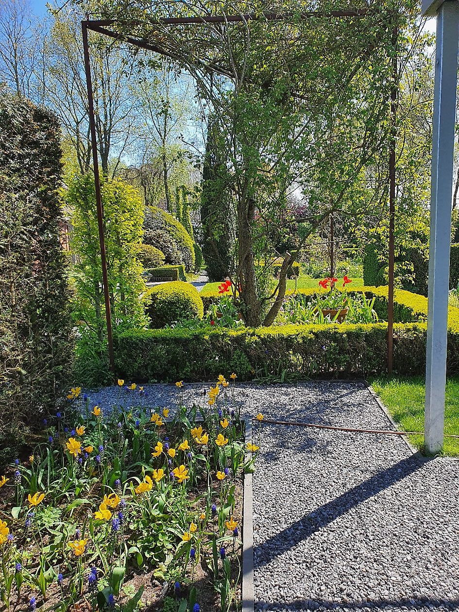 Tuin Nauta de Blaauw - Het Tuinpad Op / In Nachbars Garten