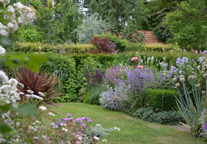 De Eexterhof - Het Tuinpad Op / In Nachbars Garten