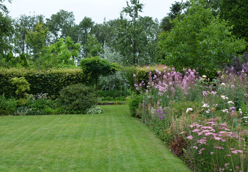 De Eexterhof - Het Tuinpad Op / In Nachbars Garten