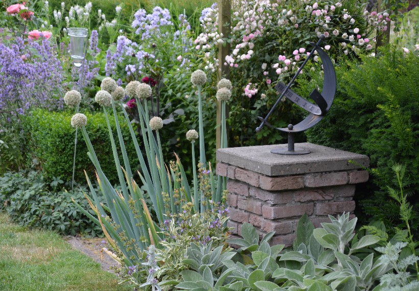 De Eexterhof - Het Tuinpad Op / In Nachbars Garten