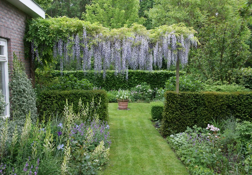 De Eexterhof - Het Tuinpad Op / In Nachbars Garten