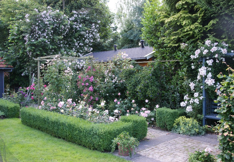 De Eexterhof - Het Tuinpad Op / In Nachbars Garten