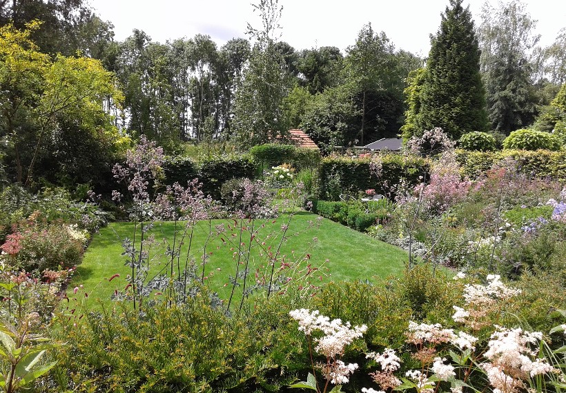 De Eexterhof - Het Tuinpad Op / In Nachbars Garten