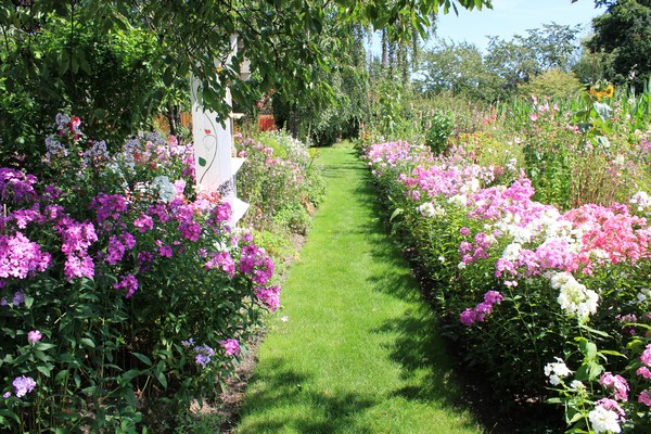 Tuin Meyer - Het Tuinpad Op / In Nachbars Garten