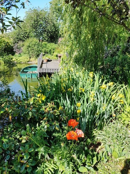 Tuin der verscheidenheid - Het Tuinpad Op / In Nachbars Garten