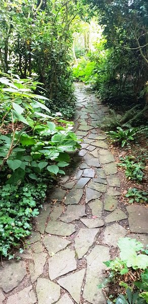 Tuin van Wilfried Rösner - Het Tuinpad Op / In Nachbars Garten