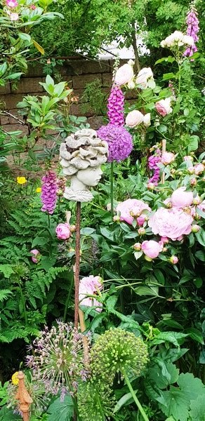 Tuin van Wilfried Rösner - Het Tuinpad Op / In Nachbars Garten