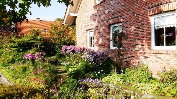 Tuin Geziena Scholtalbers - Het Tuinpad Op / In Nachbars Garten