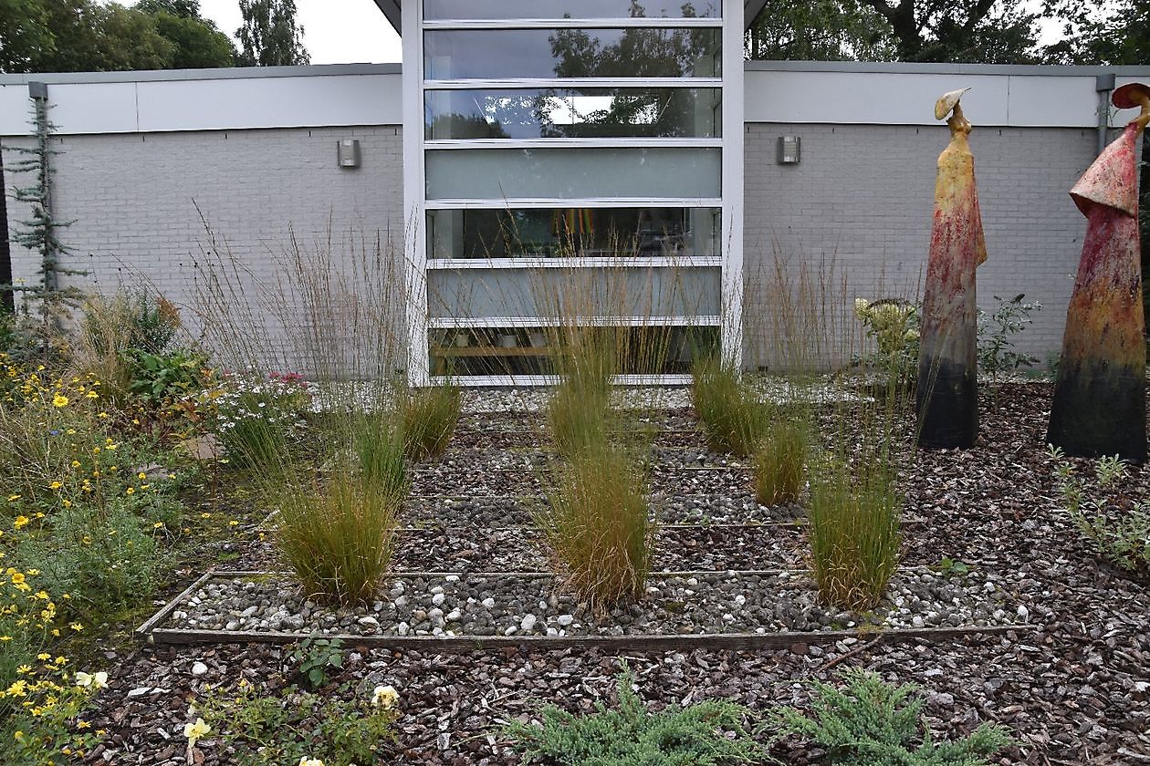 Uilenborg II - Het Tuinpad Op / In Nachbars Garten