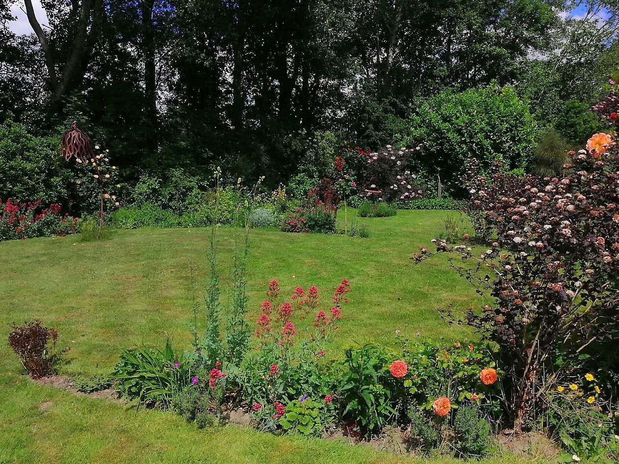 Beeldentuin Ruigstaal - Het Tuinpad Op / In Nachbars Garten