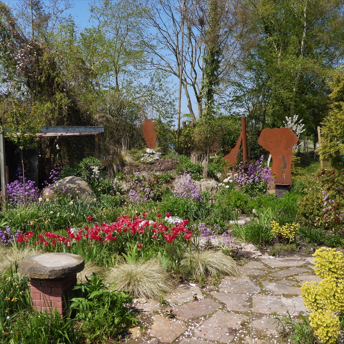 Tuin en Kunst - Het Tuinpad Op / In Nachbars Garten