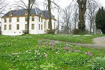 Fraeylemaburg - Het Tuinpad Op / In Nachbars Garten